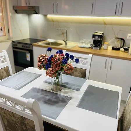 Apartment Albis 1 *